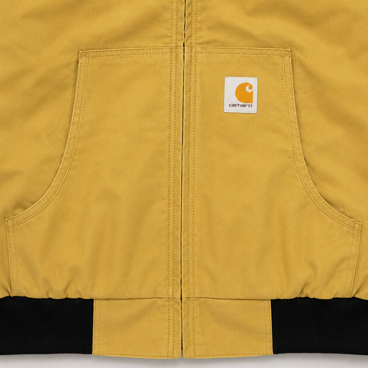 Détail du logo sur la poche